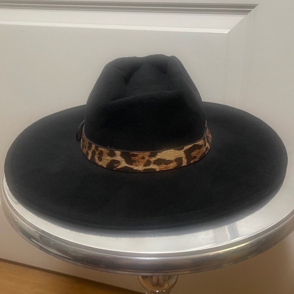 Fashion Nova black Felt scoop hat with leopard trim - Picture 3 of 7